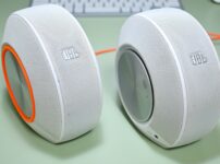JBL Pebbles　外観