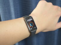 HUAWEI BAND 9　装着した様子