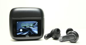 JBL TOUR PRO 3 ケースとイヤホン本体